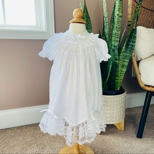 White lid’l dolly’s lace dress